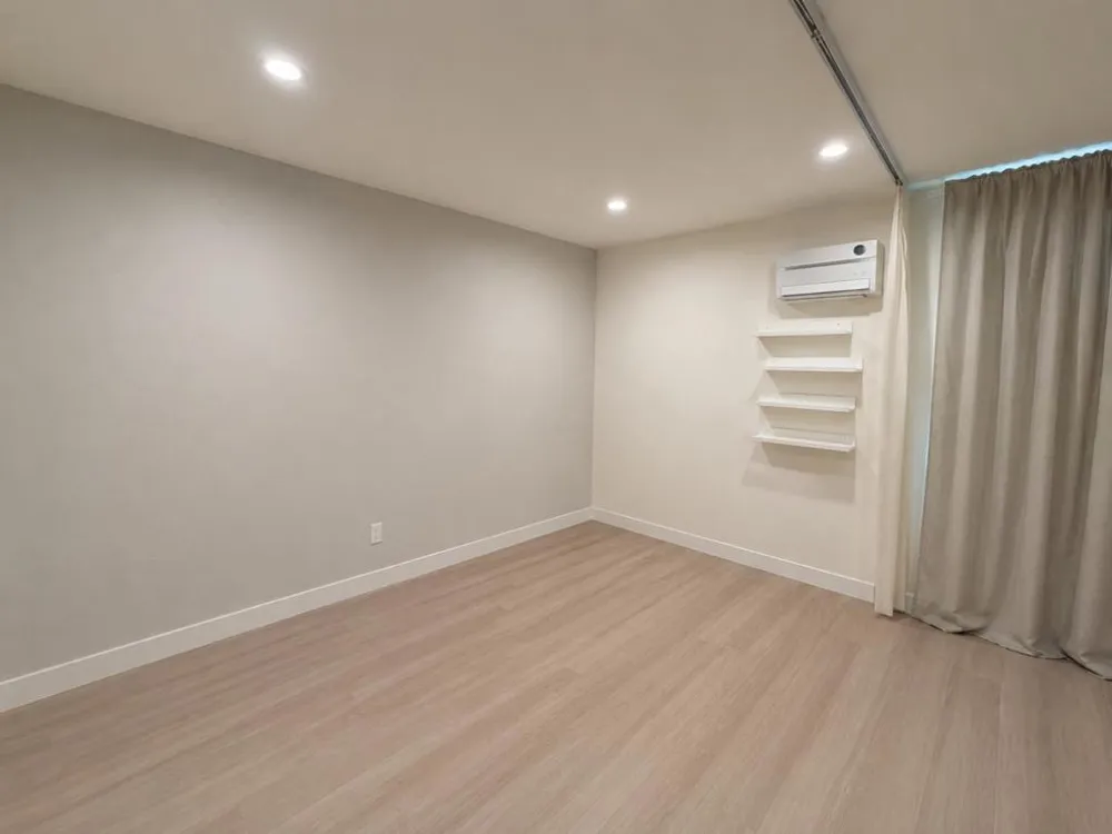 5122 Shelter Creek Lane San Bruno, CA 94066