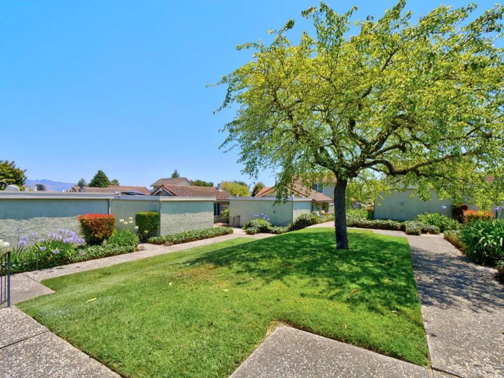 262 Crestview Drive Watsonville, CA 95076