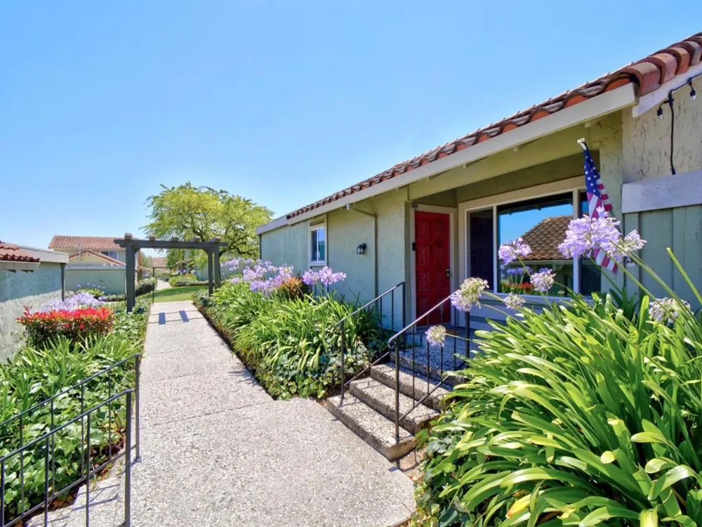 262 Crestview Drive Watsonville, CA 95076