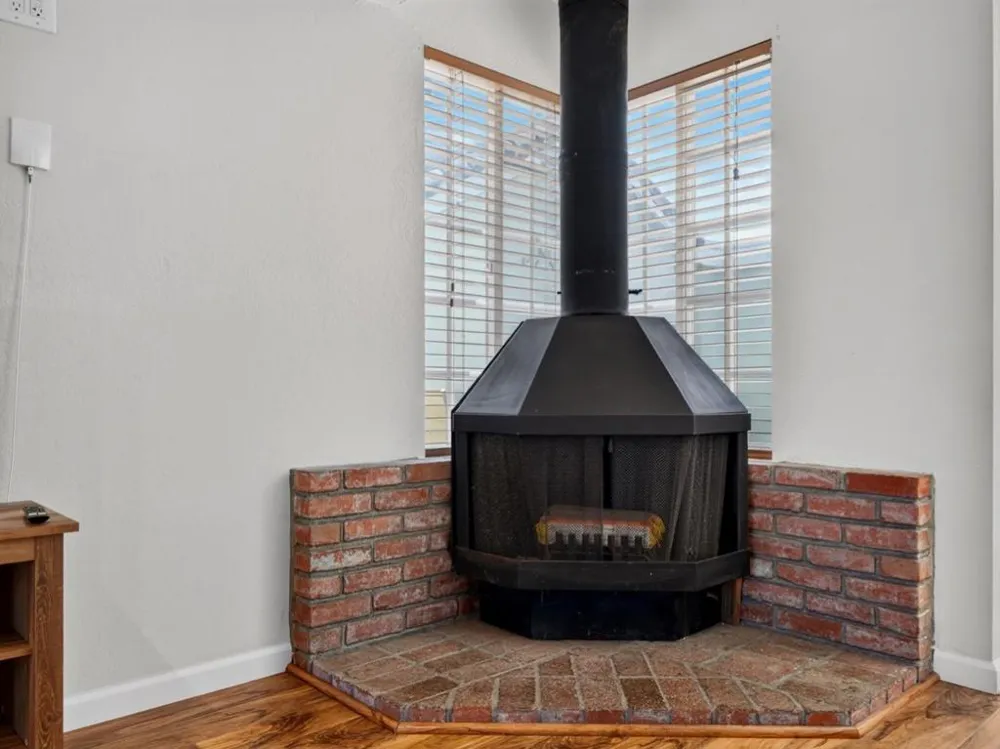 262 Crestview Drive Watsonville, CA 95076