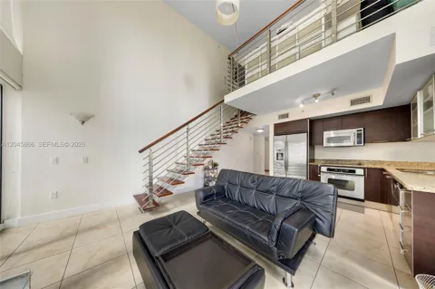 41 SE 5th St #502