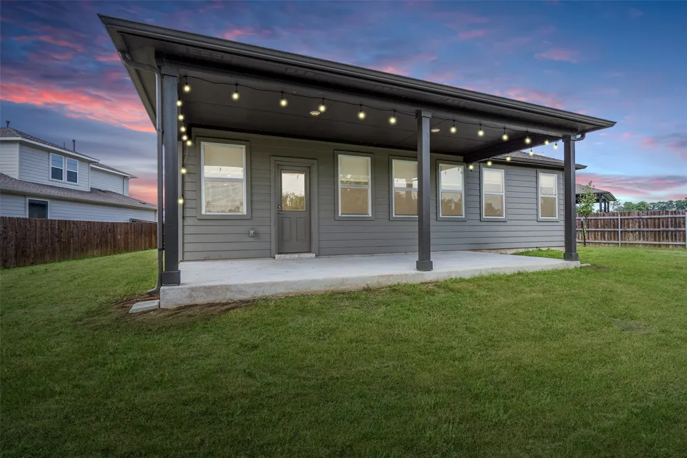 104 Stinchcomb Road Hutto, TX 78634