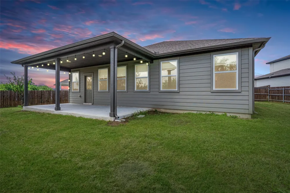 104 Stinchcomb Road Hutto, TX 78634