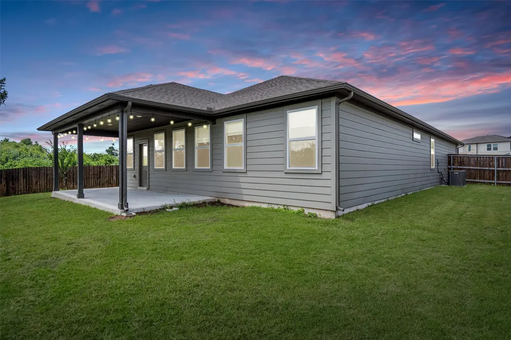 104 Stinchcomb Road Hutto, TX 78634