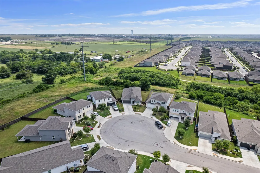 104 Stinchcomb Road Hutto, TX 78634