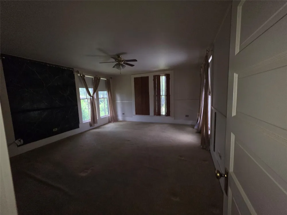 815 E Washington Avenue Navasota, TX 77868