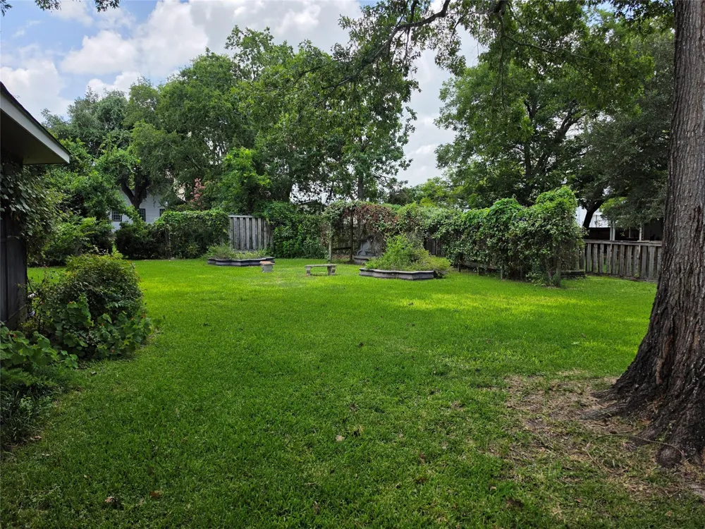 815 E Washington Avenue Navasota, TX 77868