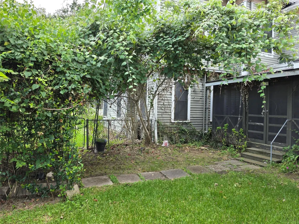 815 E Washington Avenue Navasota, TX 77868