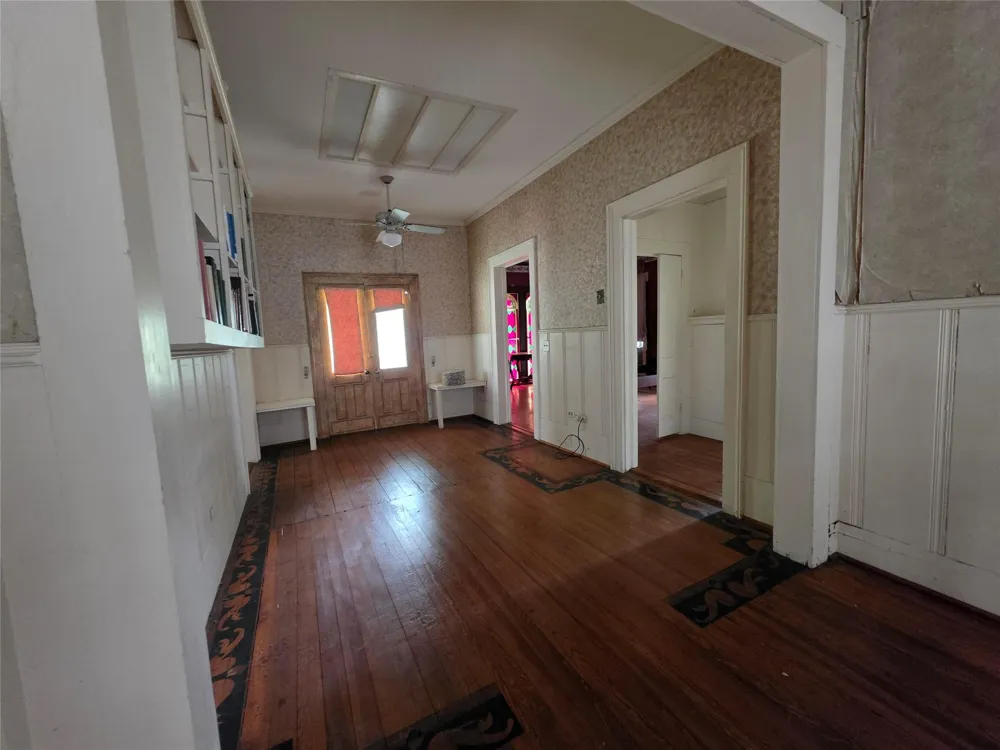 815 E Washington Avenue Navasota, TX 77868