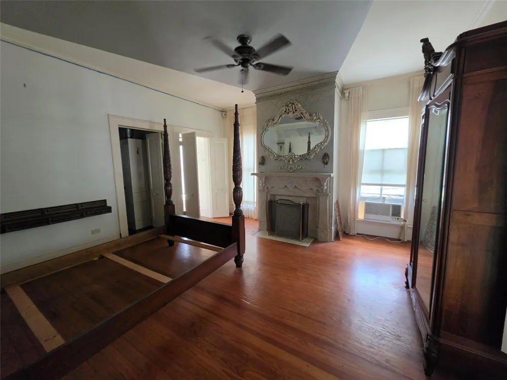 815 E Washington Avenue Navasota, TX 77868