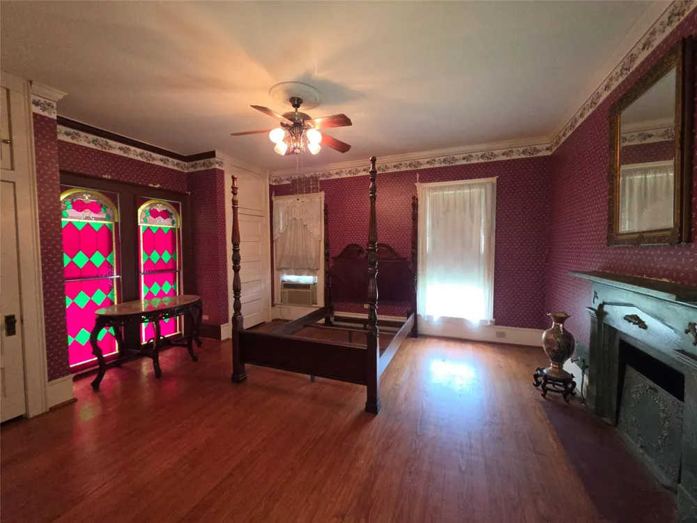 815 E Washington Avenue Navasota, TX 77868