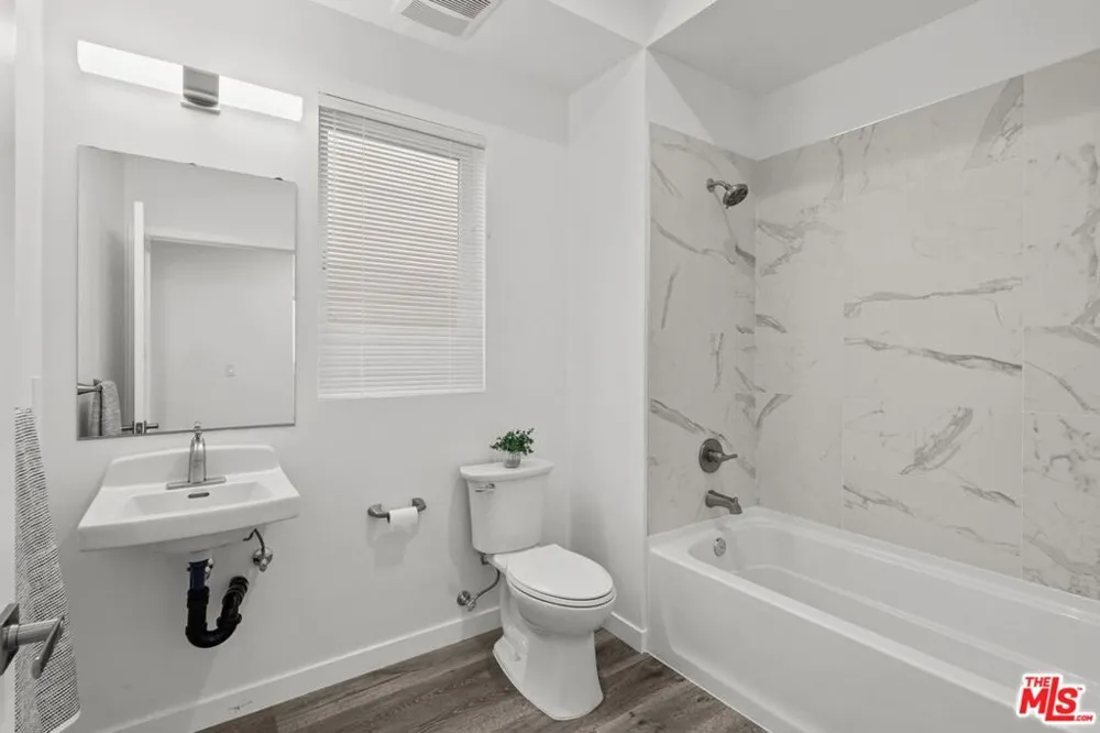 5114 Cahuenga Blvd #1 North Hollywood, CA 91601