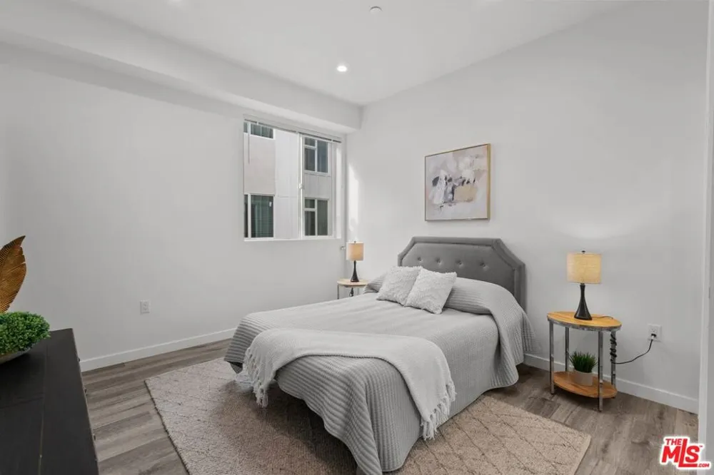 5114 Cahuenga Blvd #1 North Hollywood, CA 91601
