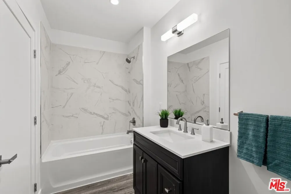 5114 Cahuenga Boulevard #4 North Hollywood, CA 91601