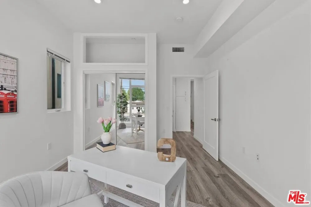 5114 Cahuenga Boulevard #4 North Hollywood, CA 91601