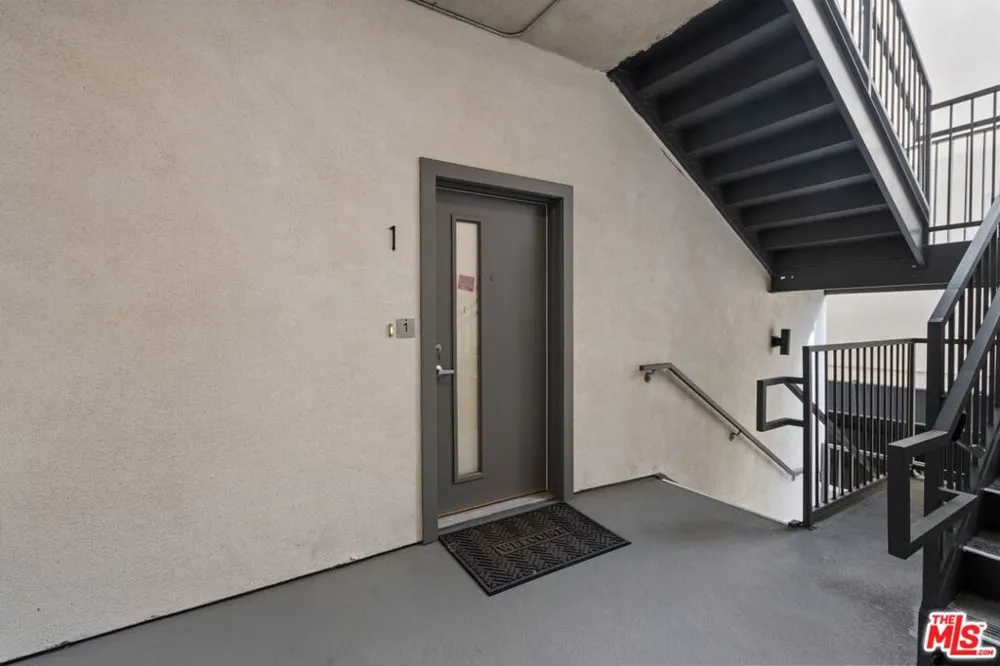 5114 Cahuenga Boulevard #4 North Hollywood, CA 91601