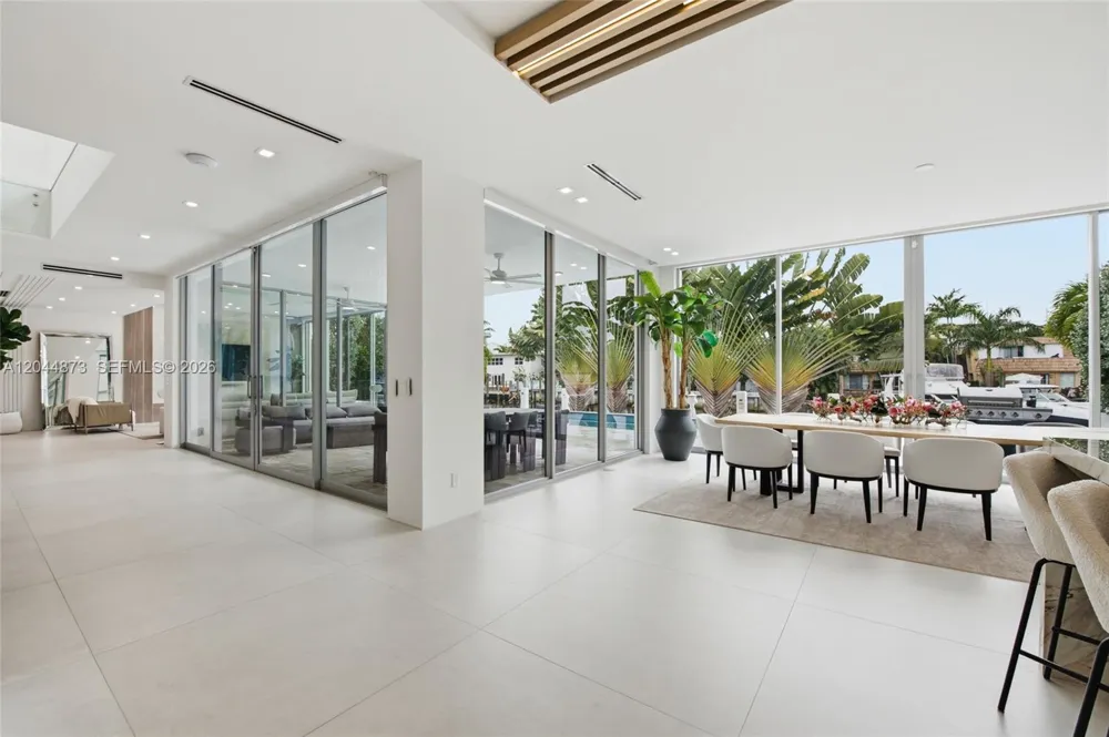 91 Fiesta Way Fort Lauderdale, FL 33301