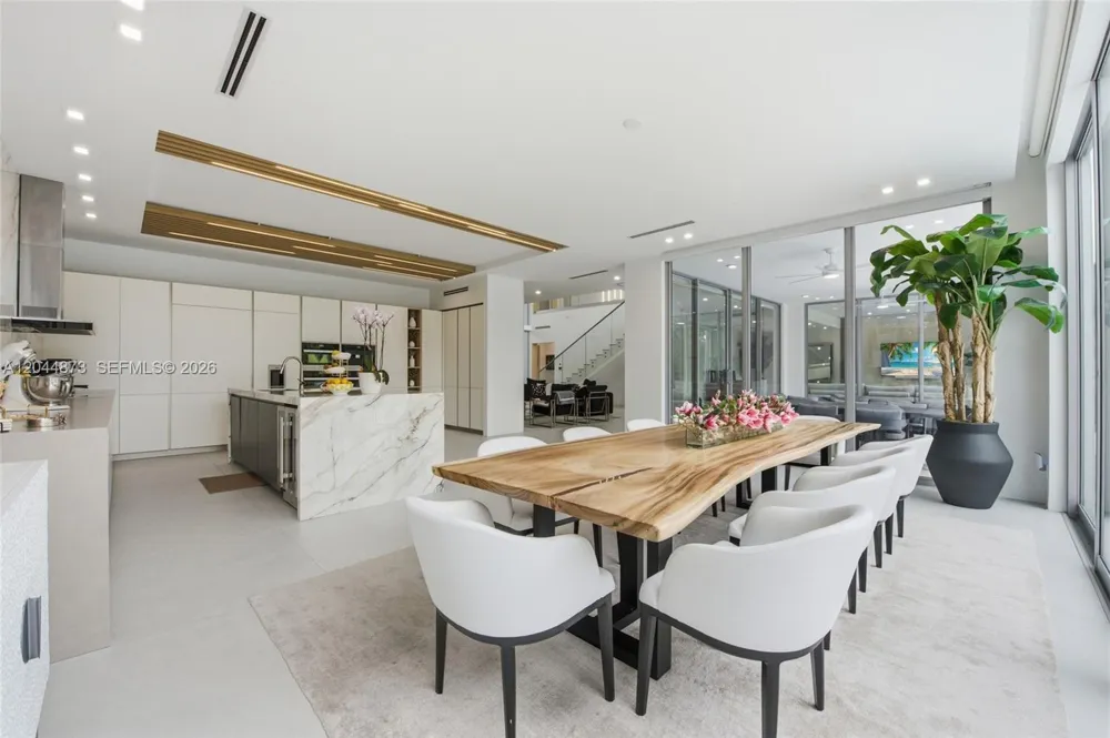 91 Fiesta Way Fort Lauderdale, FL 33301