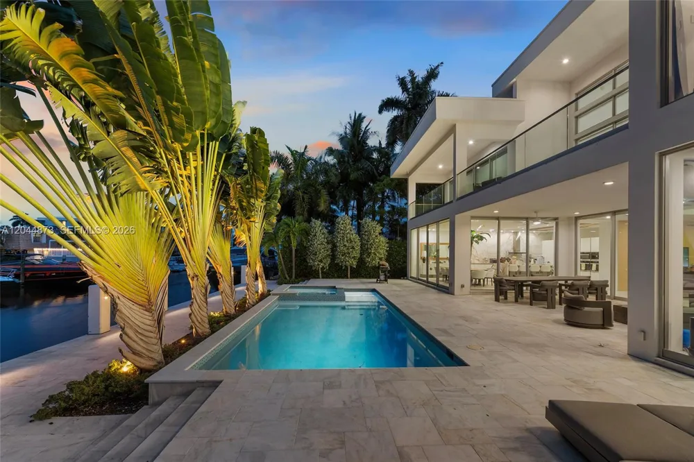 91 Fiesta Way Fort Lauderdale, FL 33301