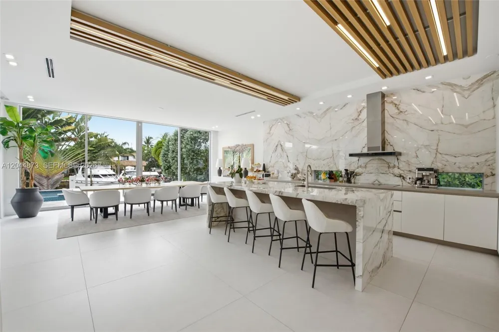 91 Fiesta Way Fort Lauderdale, FL 33301