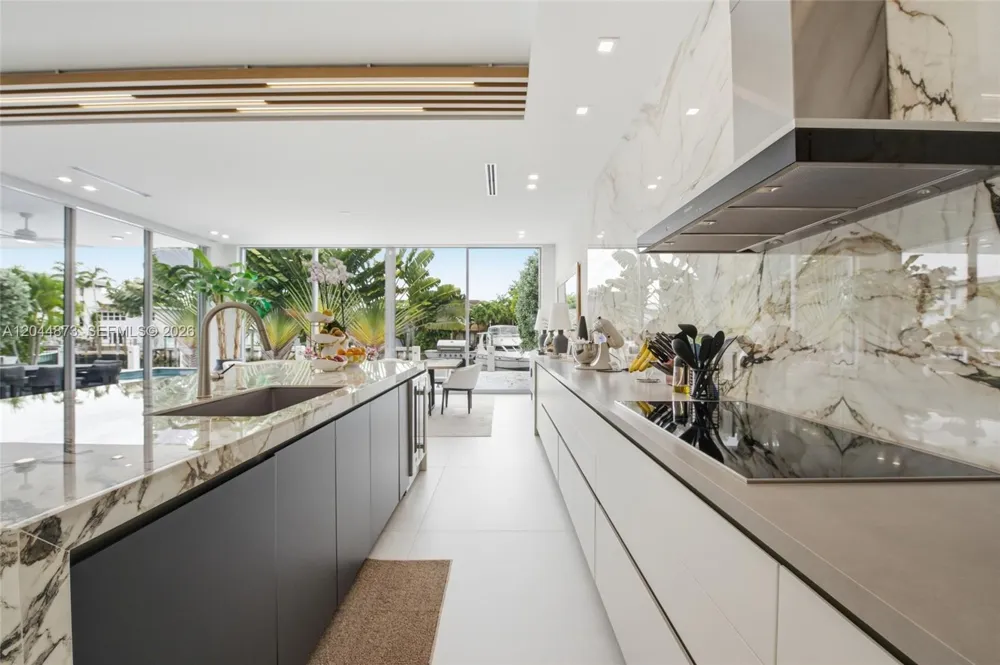 91 Fiesta Way Fort Lauderdale, FL 33301
