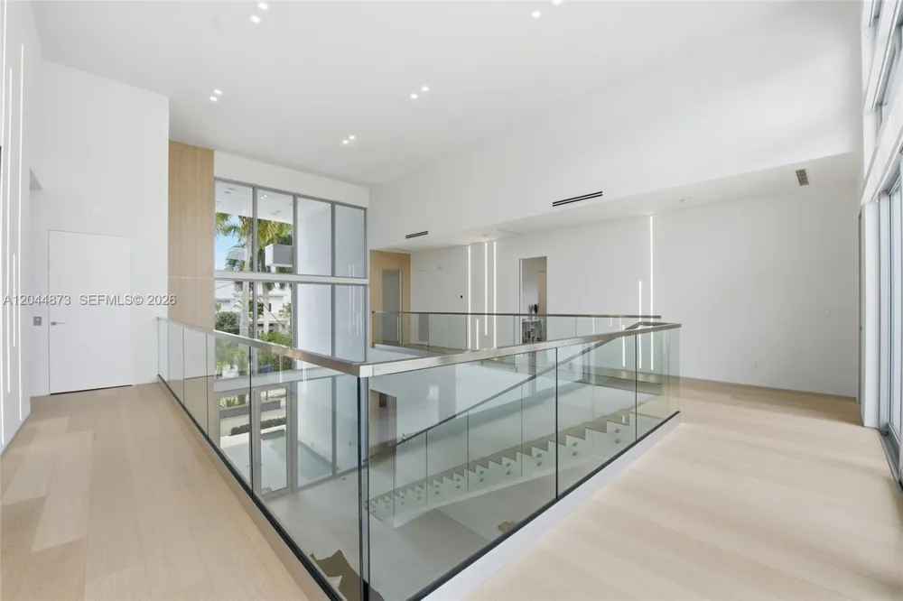 91 Fiesta Way Fort Lauderdale, FL 33301
