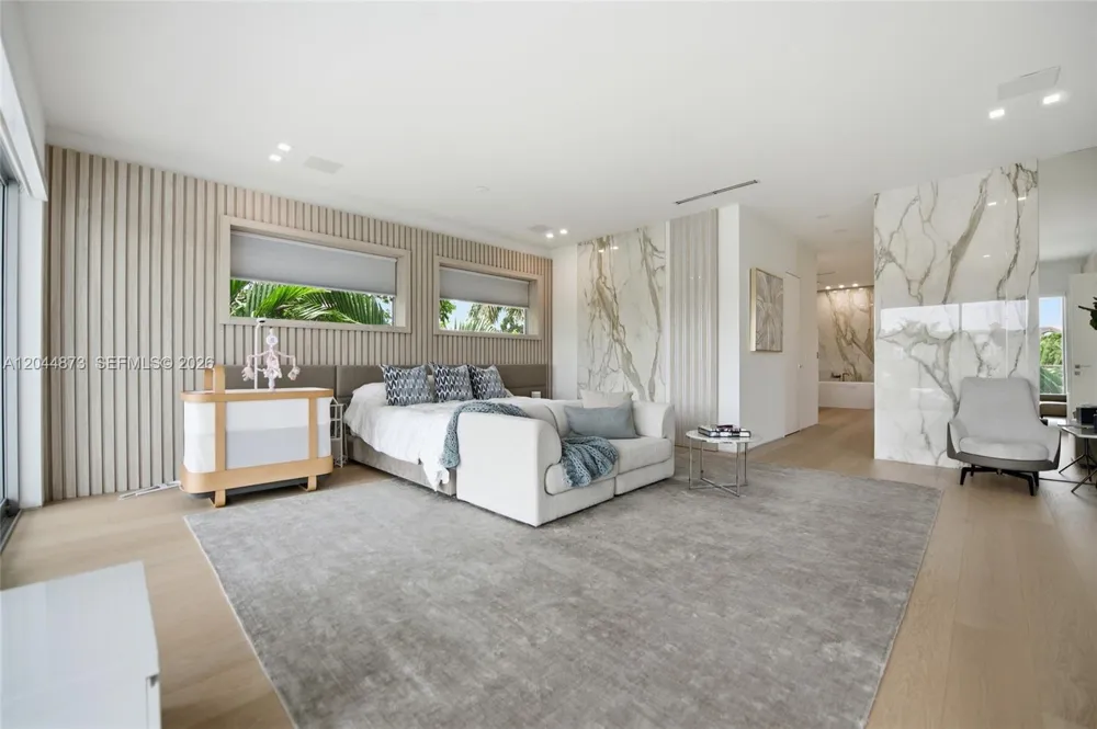 91 Fiesta Way Fort Lauderdale, FL 33301