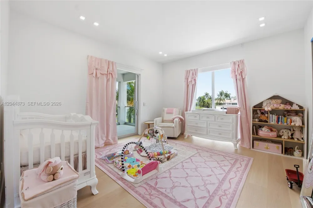 91 Fiesta Way Fort Lauderdale, FL 33301
