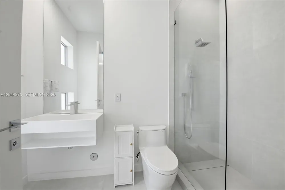 91 Fiesta Way Fort Lauderdale, FL 33301