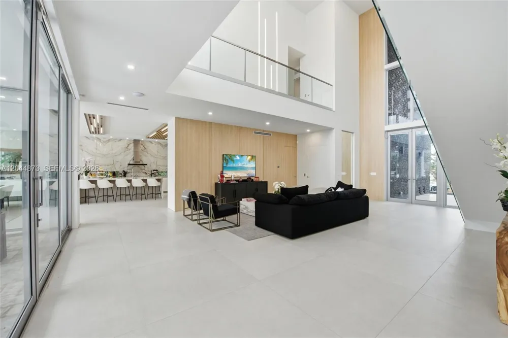 91 Fiesta Way Fort Lauderdale, FL 33301