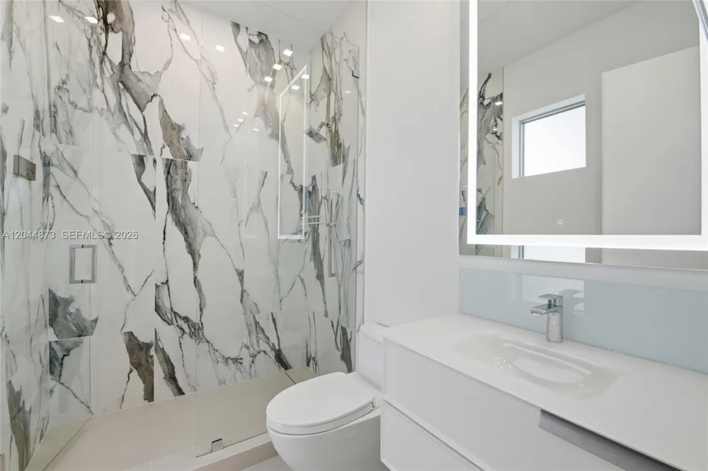 91 Fiesta Way Fort Lauderdale, FL 33301