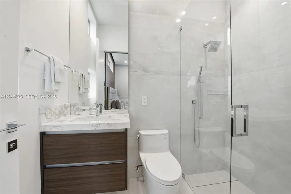 91 Fiesta Way Fort Lauderdale, FL 33301
