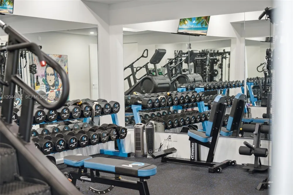 91 Fiesta Way Fort Lauderdale, FL 33301
