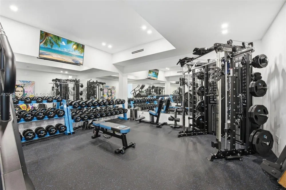 91 Fiesta Way Fort Lauderdale, FL 33301