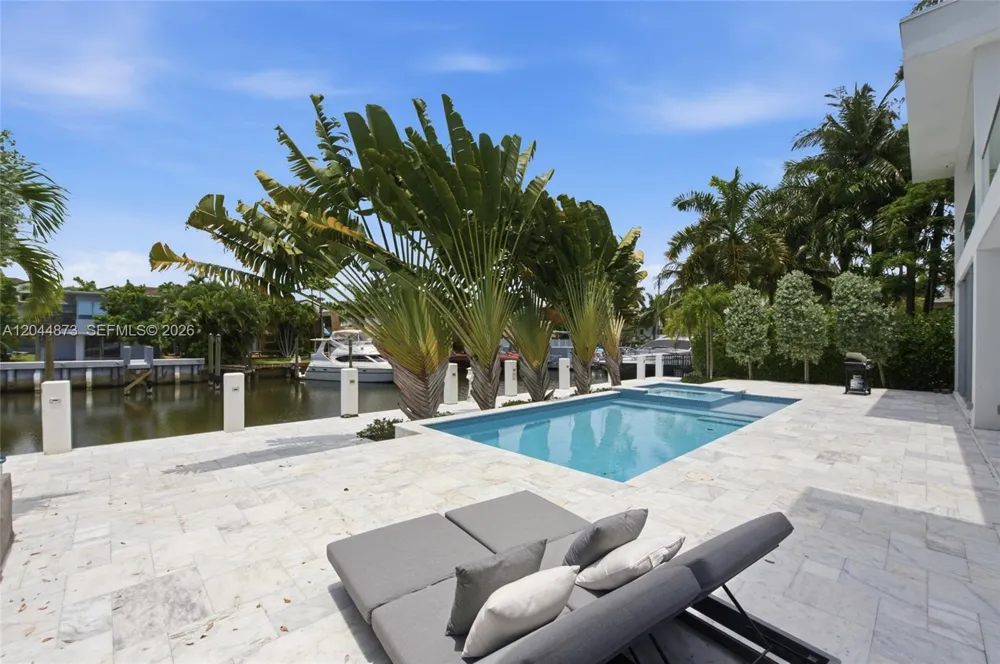 91 Fiesta Way Fort Lauderdale, FL 33301