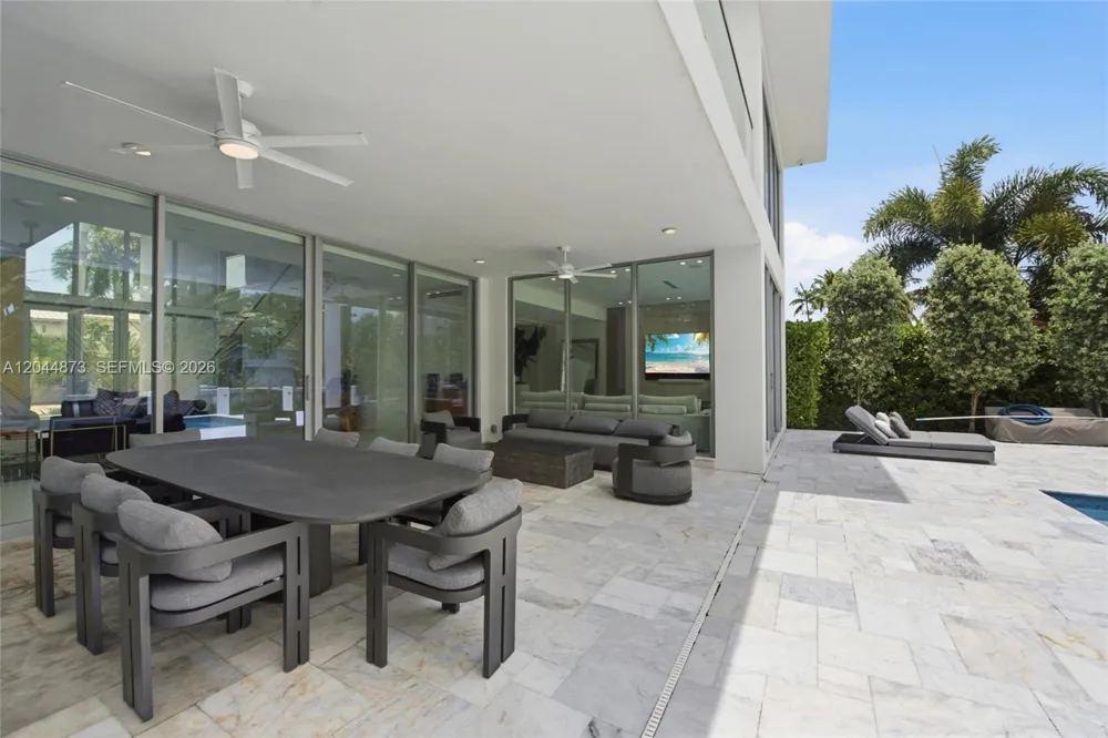 91 Fiesta Way Fort Lauderdale, FL 33301