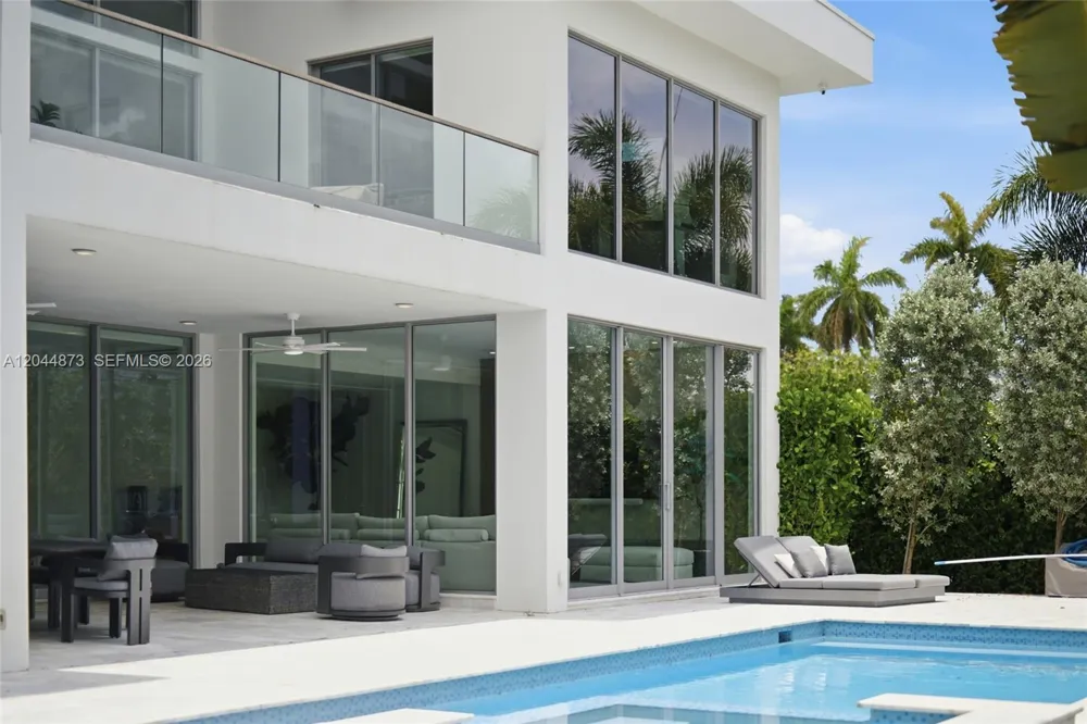 91 Fiesta Way Fort Lauderdale, FL 33301