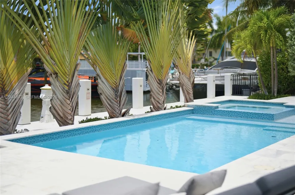 91 Fiesta Way Fort Lauderdale, FL 33301