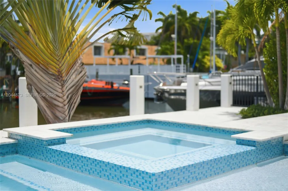 91 Fiesta Way Fort Lauderdale, FL 33301