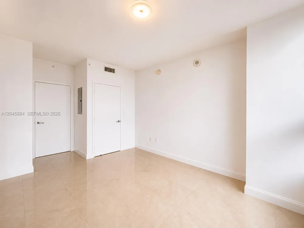 90 SW 3rd St #1710 Miami, FL 33130