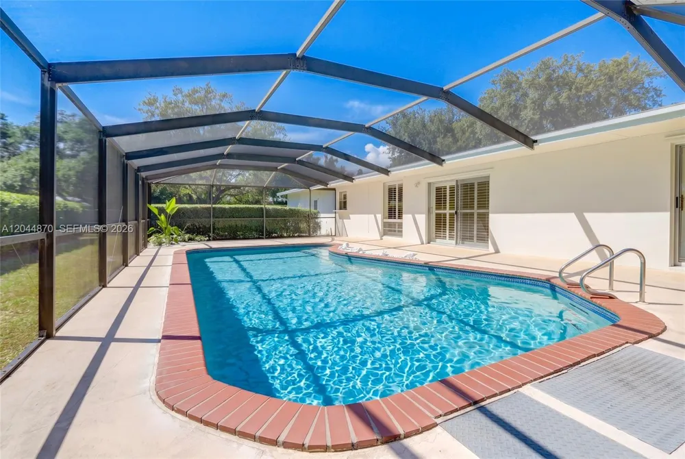 7520 SW 164th St Palmetto Bay, FL 33157