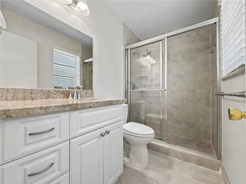 7520 SW 164th St Palmetto Bay, FL 33157