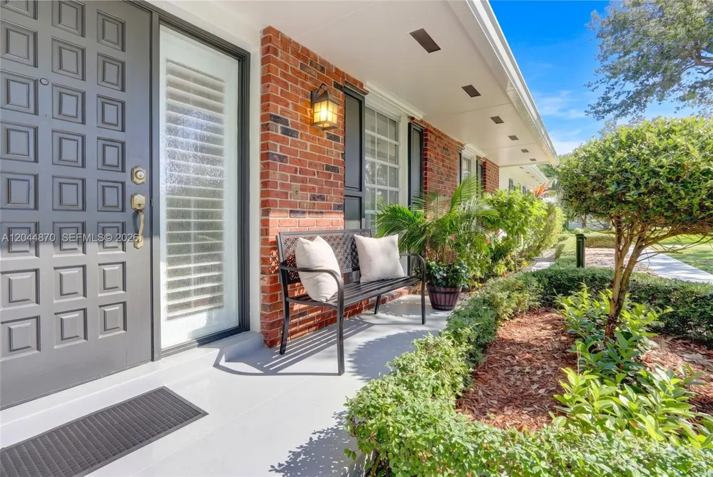 7520 SW 164th St Palmetto Bay, FL 33157