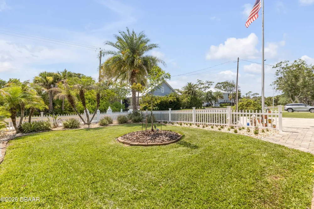 521 S Peninsula Avenue New Smyrna Beach, FL 32169