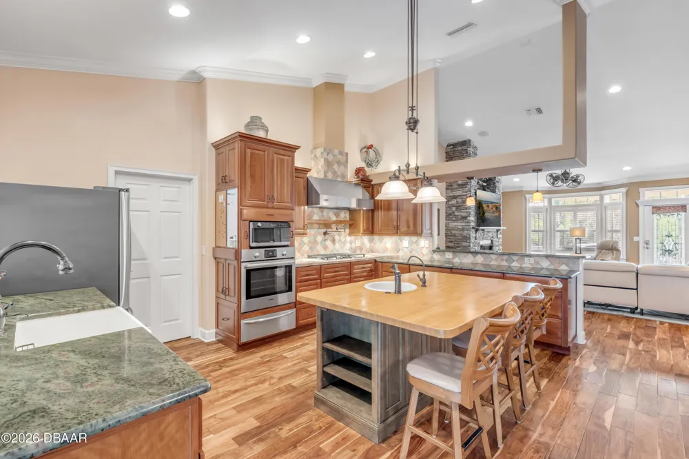 521 S Peninsula Avenue New Smyrna Beach, FL 32169