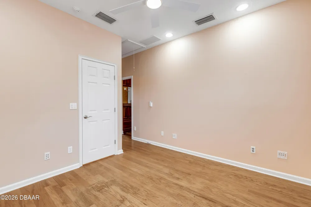 521 S Peninsula Avenue New Smyrna Beach, FL 32169