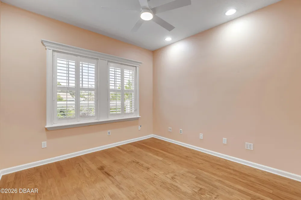 521 S Peninsula Avenue New Smyrna Beach, FL 32169