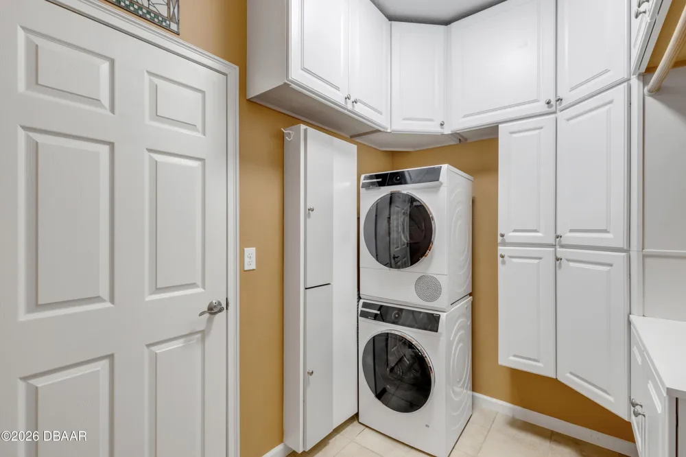 521 S Peninsula Avenue New Smyrna Beach, FL 32169