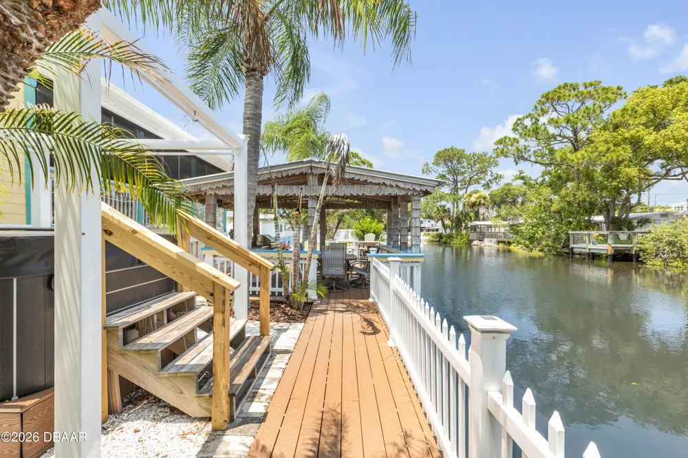 521 S Peninsula Avenue New Smyrna Beach, FL 32169