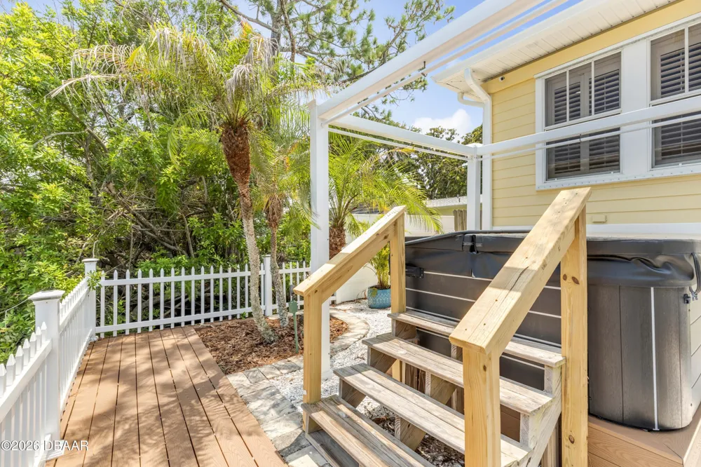 521 S Peninsula Avenue New Smyrna Beach, FL 32169